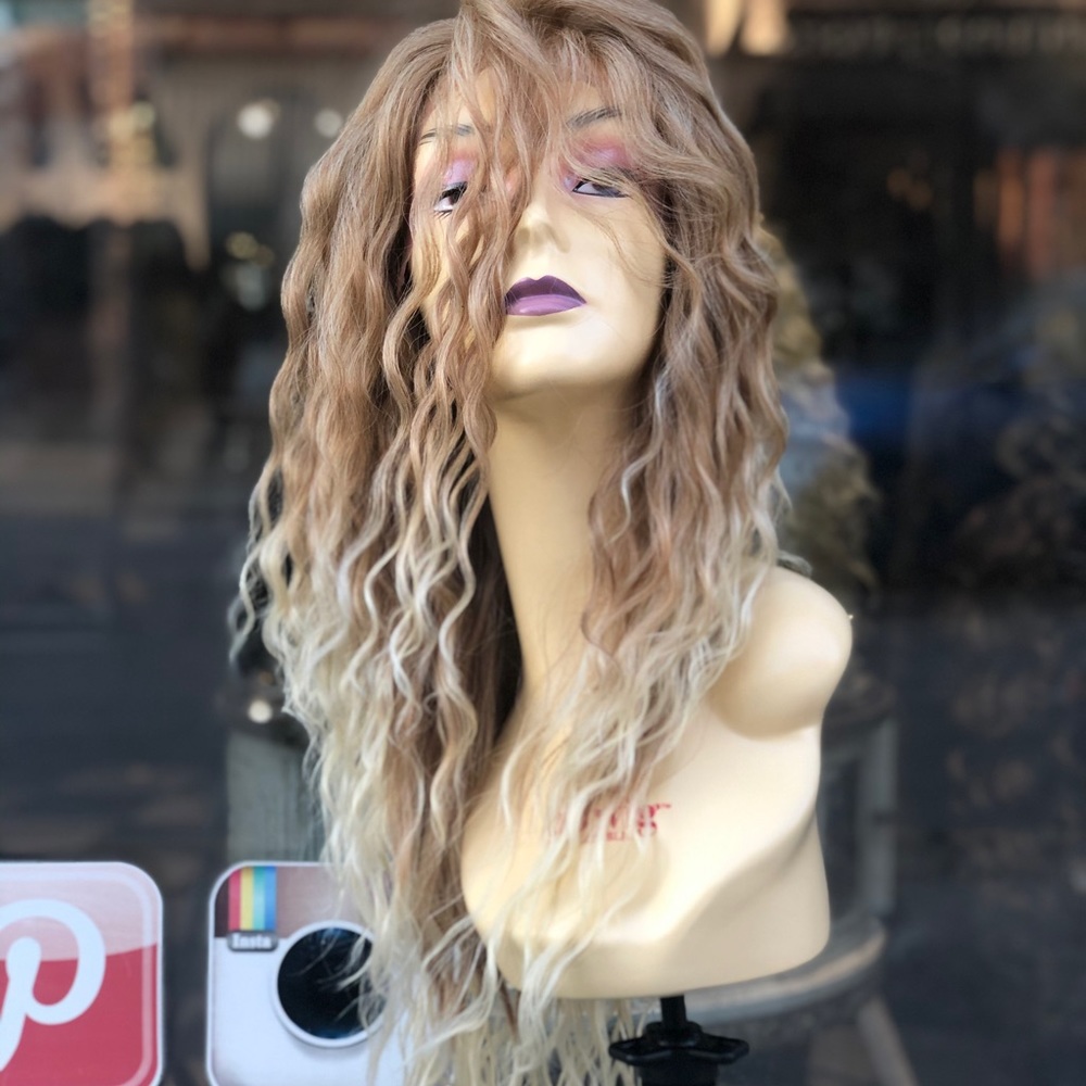 Long Honey Blonde Ombre Soft Swiss Lace Front Wig 2026 - Picture 8 of 8